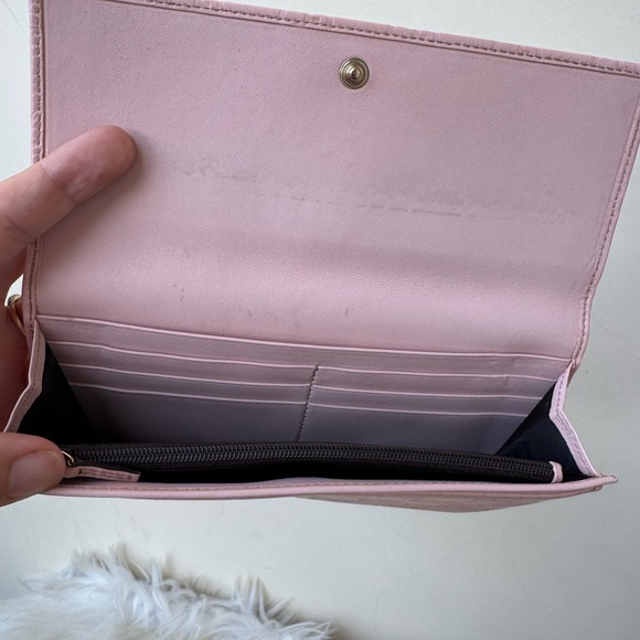 Gucci Pink GG Embossed Leather Crossbody with Gold Chain - Picture 5 of 10